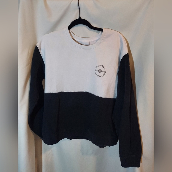 Columbia Tops - Columbia Trek Women's Cotton Blend Colorblock Crew In Black And White